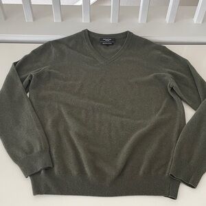 Mantovani Studio Men's Green V-Neck Italian Cashmere Sweater Large
